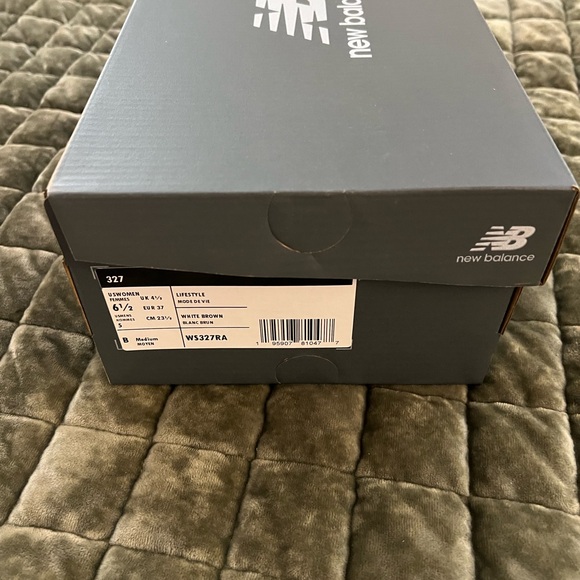 New Balance 327 Women’s 6.5 in Sea Salt/Rust Oxide - Picture 10 of 12